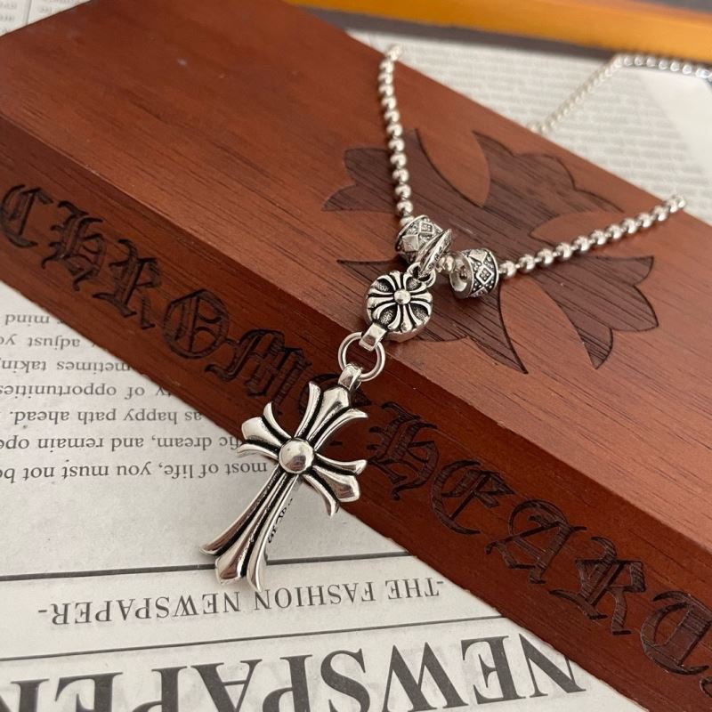 Ch*0me He**ts necklaces